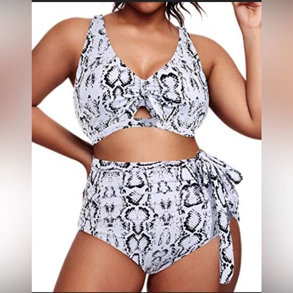 NWT DACO Plus Size Black White 2 Piece Swimsuit Adjustable - Size 22 - Picture 3 of 9